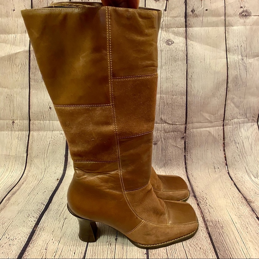 Two Lips Calandra Boots - Picture 2 of 10